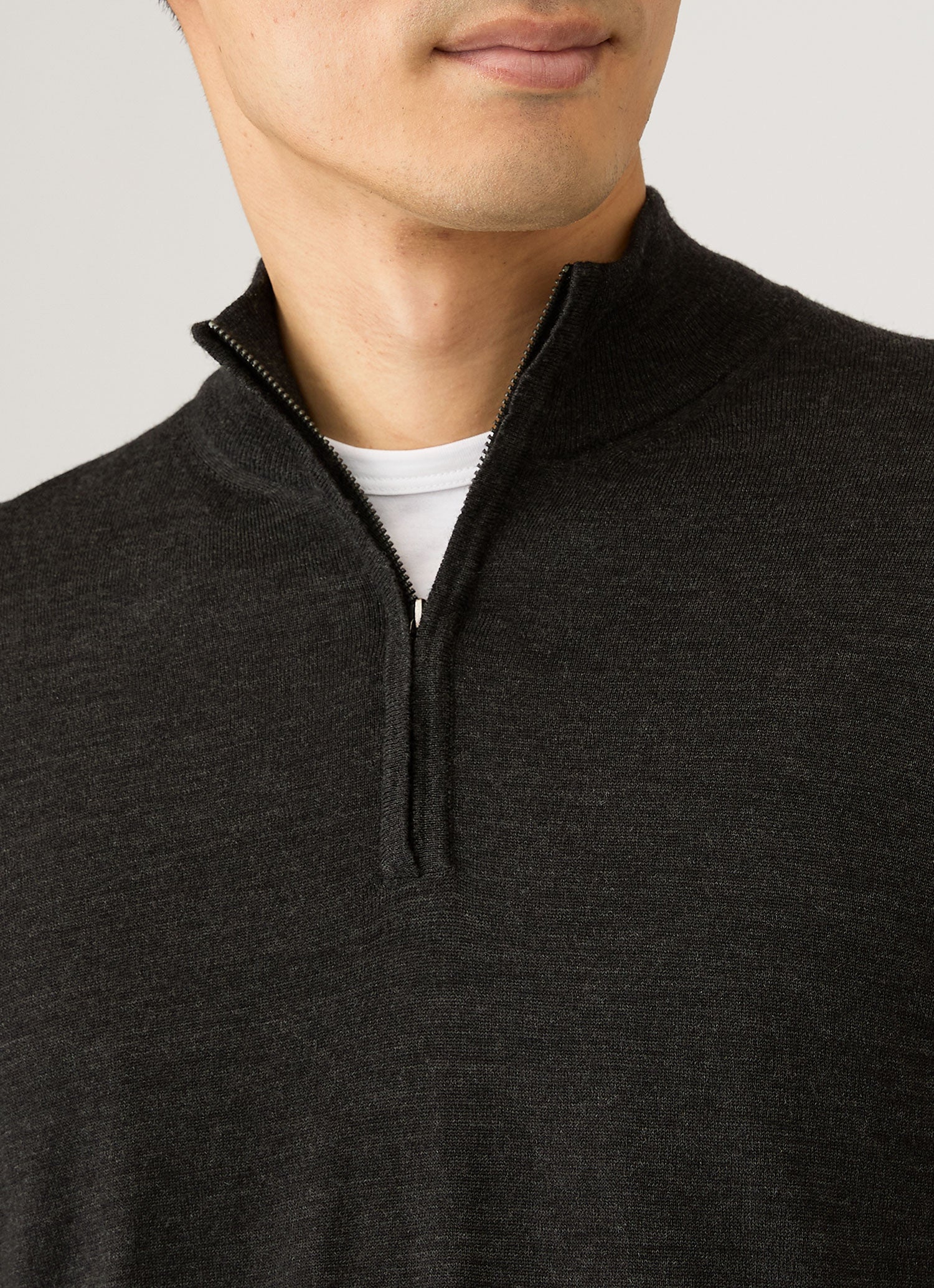 Men's Extra-Fine Merino Zip Neck in Charcoal Melange - Image 5